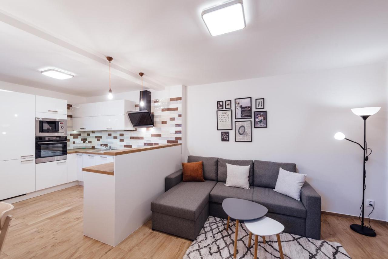 Apartman Pod Borovici Kovalovice Exteriör bild