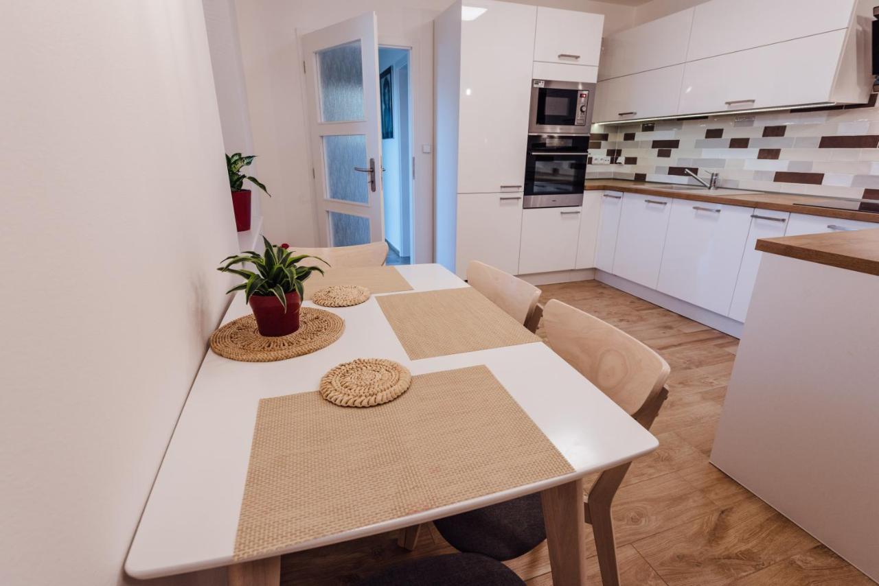 Apartman Pod Borovici Kovalovice Exteriör bild